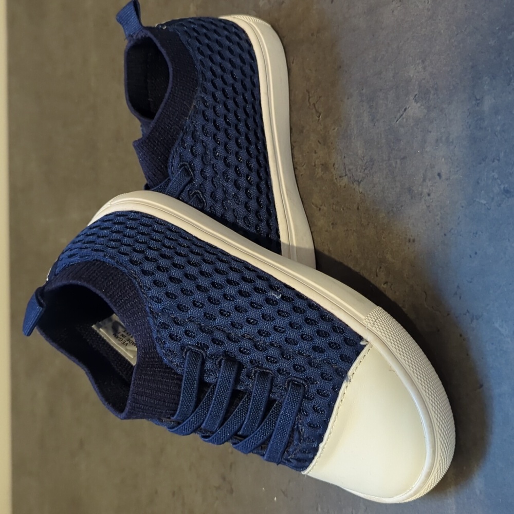 Stonz slip on shoes